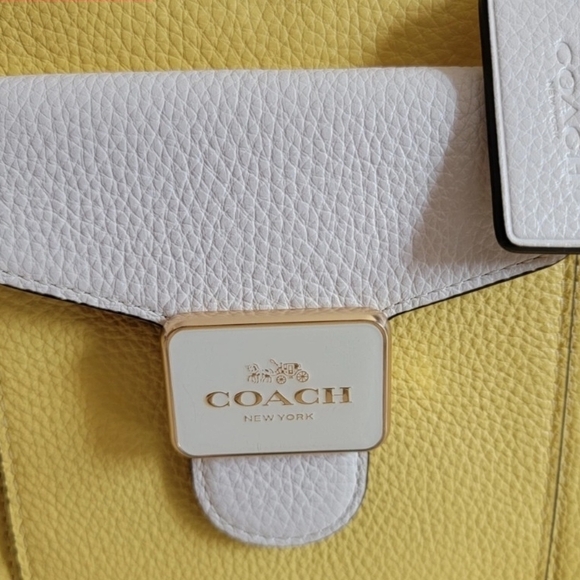 Coach MINI PEPPER CROSSBODY IN COLORBLOCK Never Opened. NWT - Picture 4 of 5